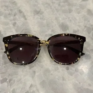 Gucci | Accessories | Gucci Brown Sunglasses Fashionforward  display picture 1